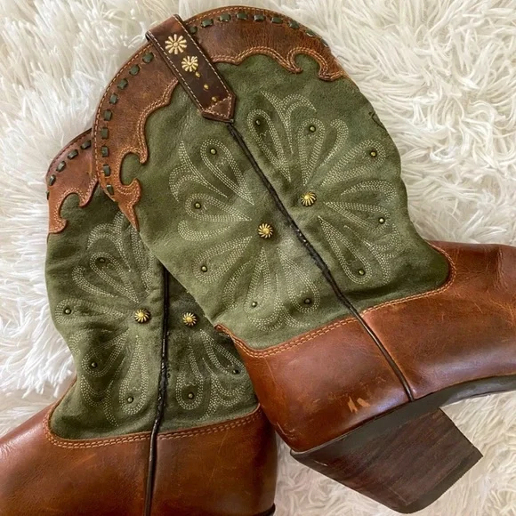 Ariat women’s leather & sage boots - Picture 9 of 9
